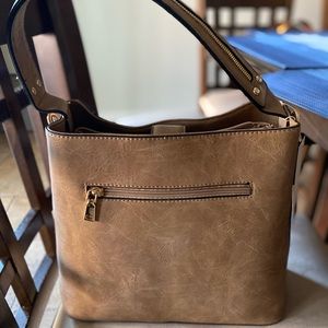 Le Miel 3 compartments. Brand new.